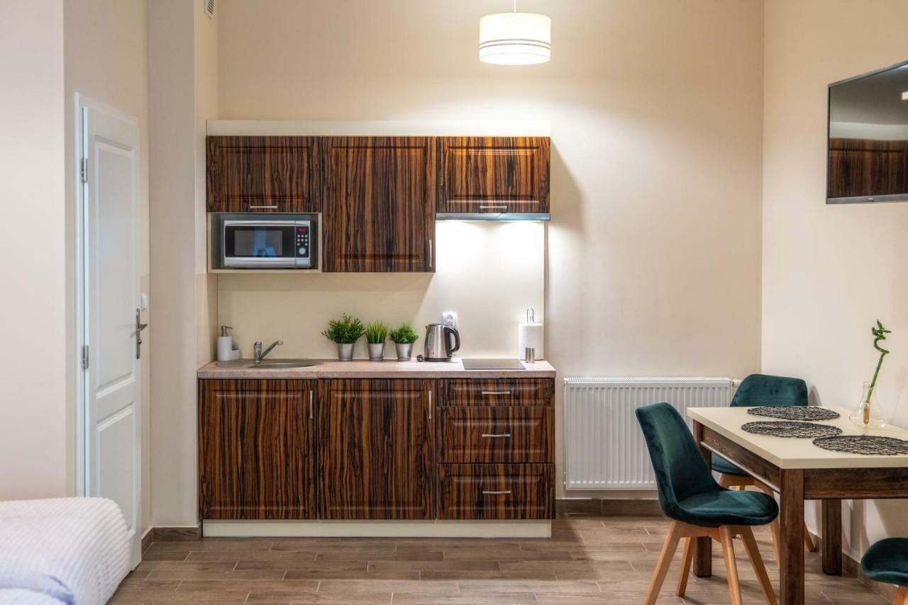 Apartment Triple