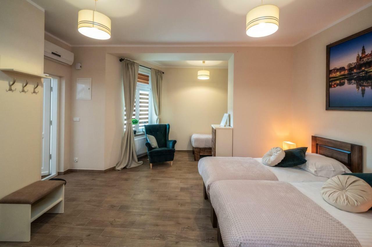 Apartment Triple