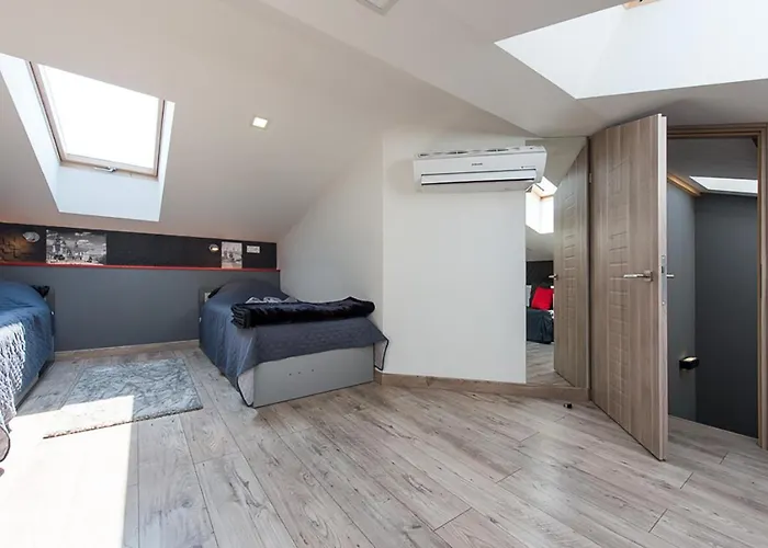 Cozy And Large 62 M2 With Air Conditioning, Old Town